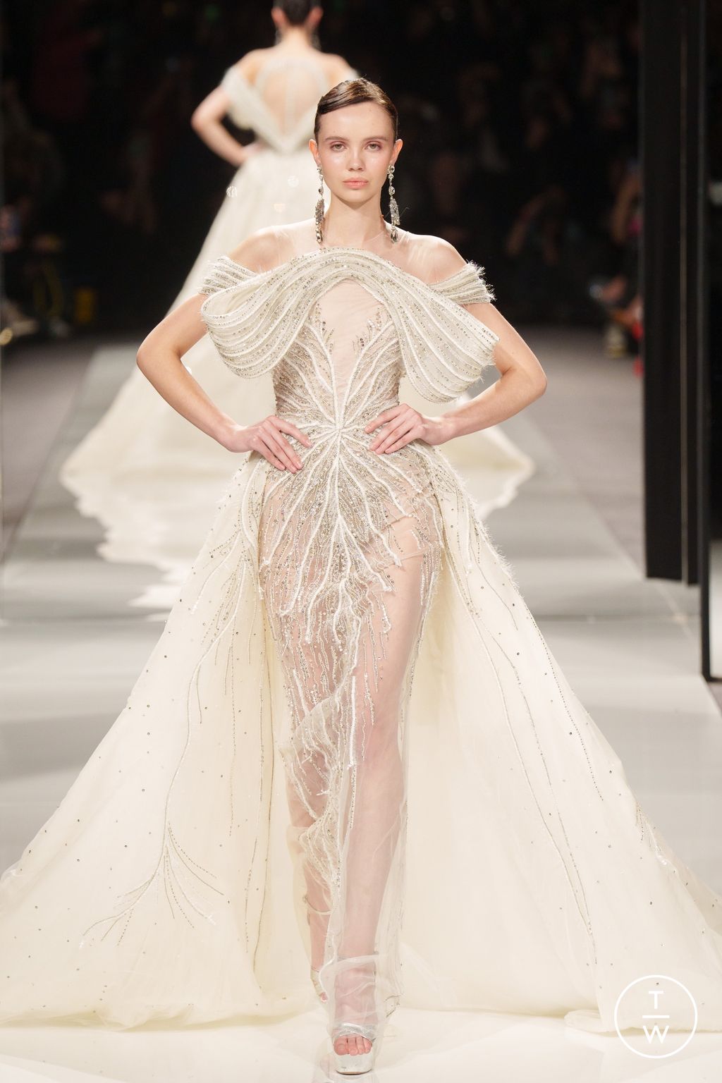 Fashion Week Paris Spring/Summer 2024 look 47 from the Ziad Nakad collection 高级定制