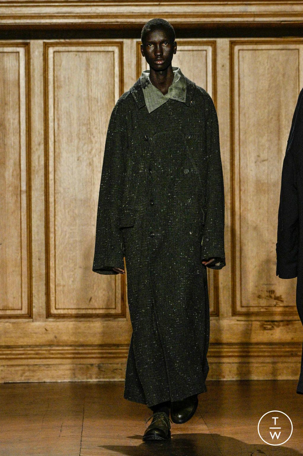 Fashion Week Paris Fall/Winter 2024 look 3 from the Ziggy Chen collection 男装