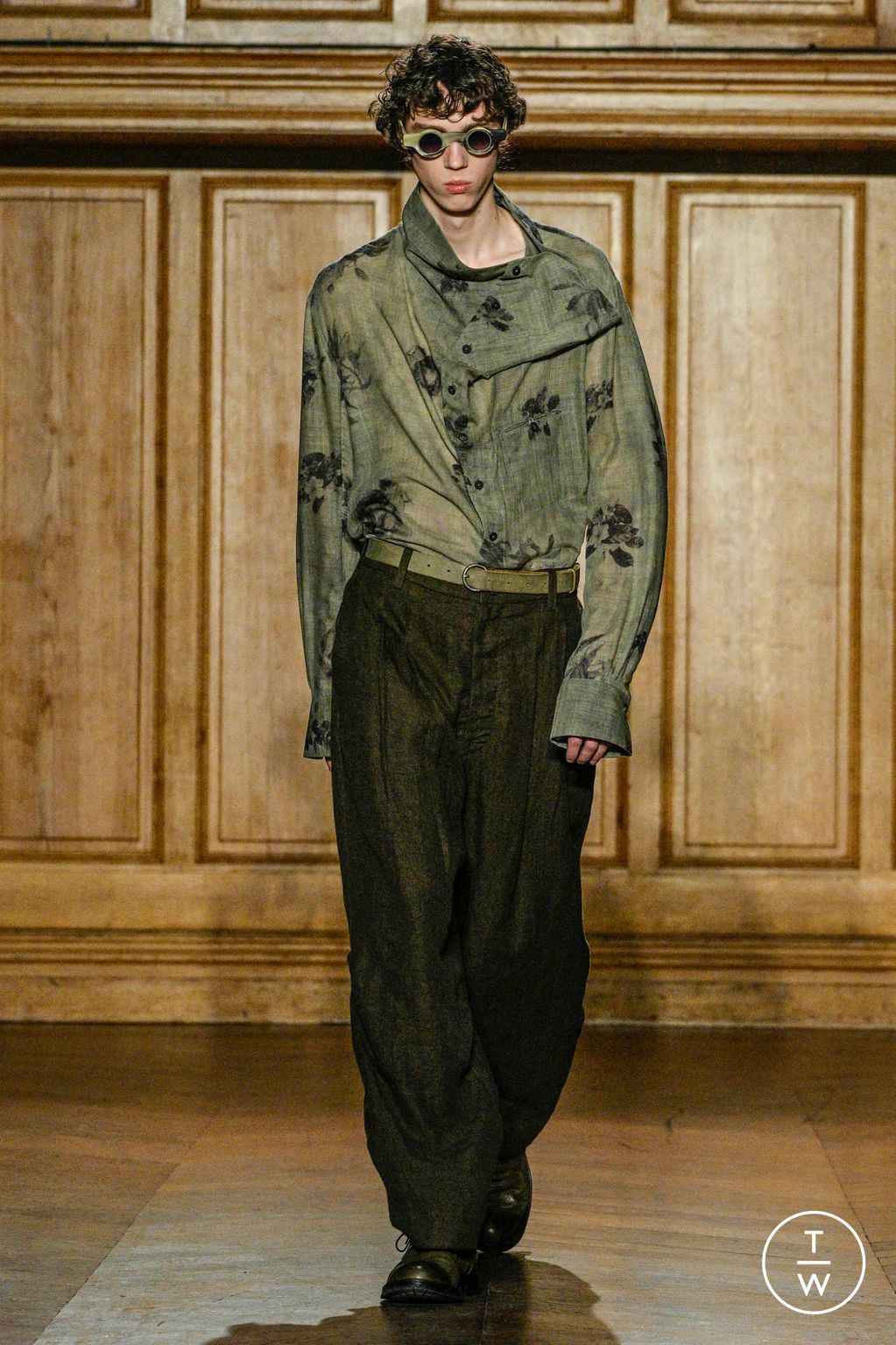 Fashion Week Paris Fall/Winter 2024 look 4 de la collection Ziggy Chen menswear