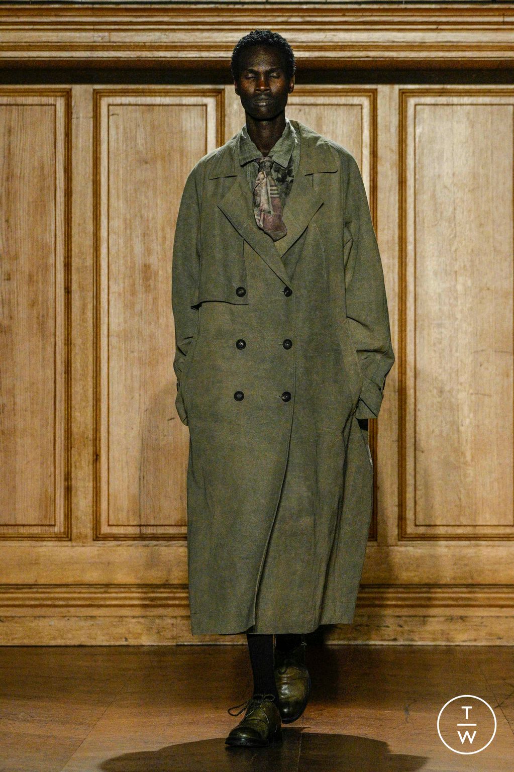Fashion Week Paris Fall/Winter 2024 look 5 de la collection Ziggy Chen menswear