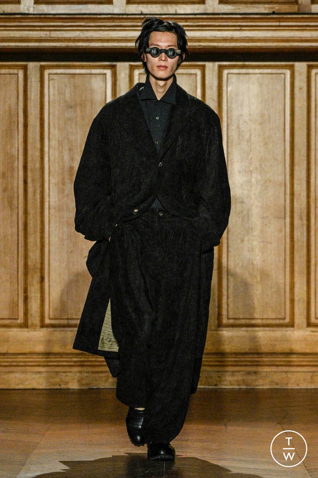 Fashion Week Paris Fall/Winter 2024 look 24 de la collection Ziggy Chen menswear