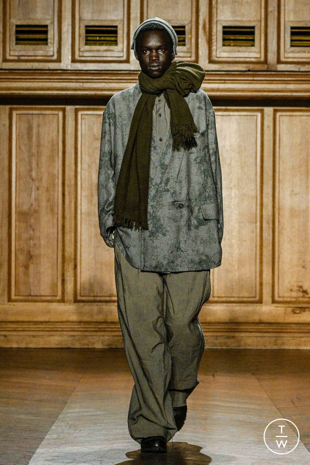 Fashion Week Paris Fall/Winter 2024 look 26 from the Ziggy Chen collection 男装