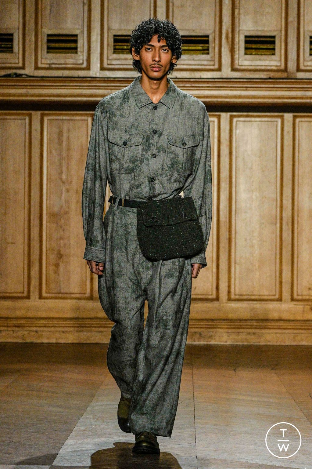 Fashion Week Paris Fall/Winter 2024 look 27 de la collection Ziggy Chen menswear