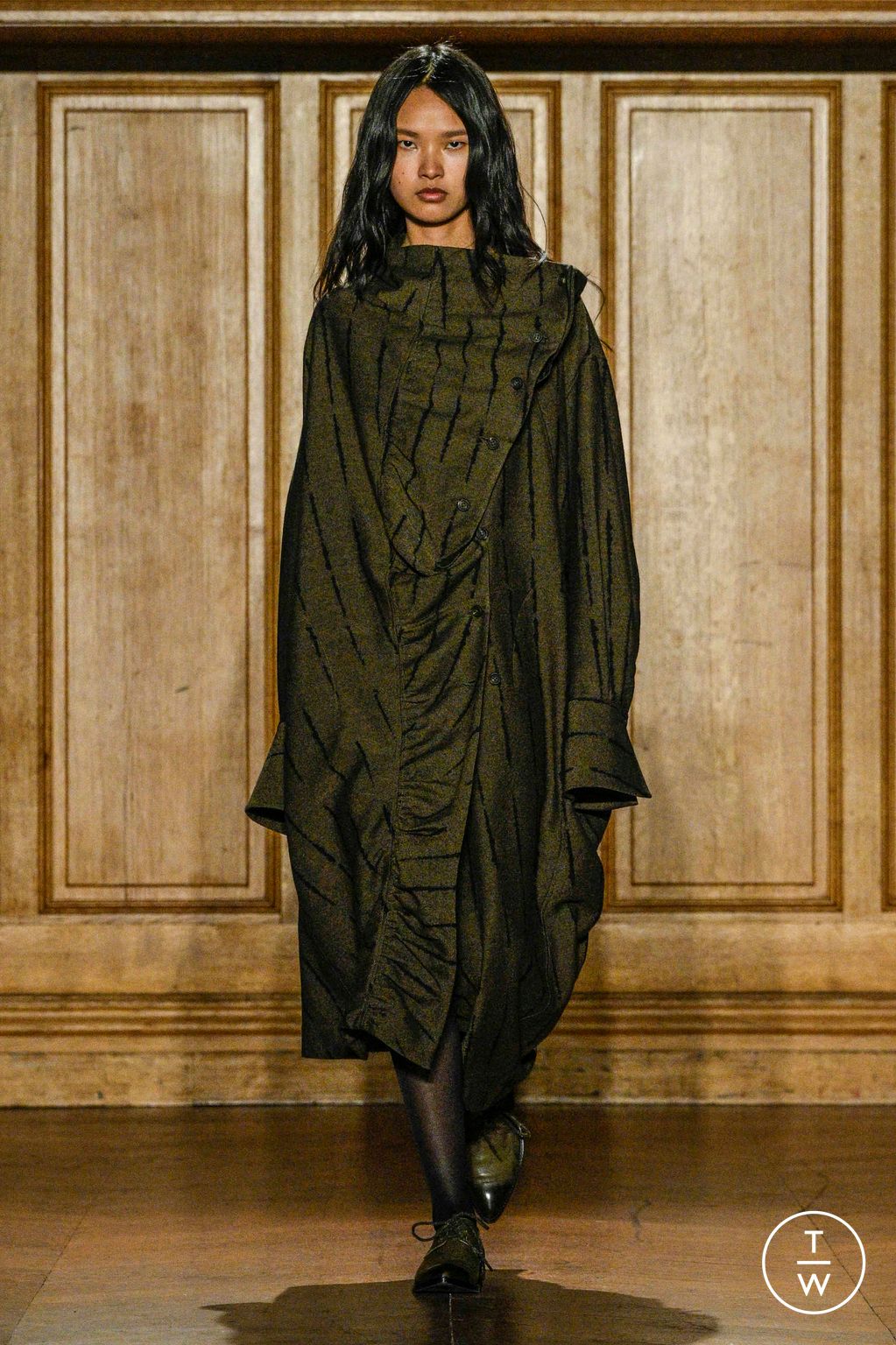 Fashion Week Paris Fall/Winter 2024 look 29 de la collection Ziggy Chen menswear