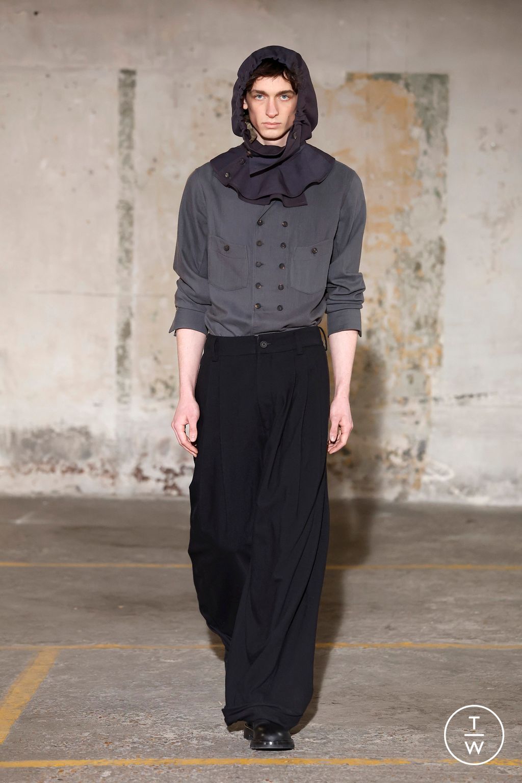 Fashion Week Paris Fall/Winter 2025 look 1 from the Ziggy Chen collection menswear