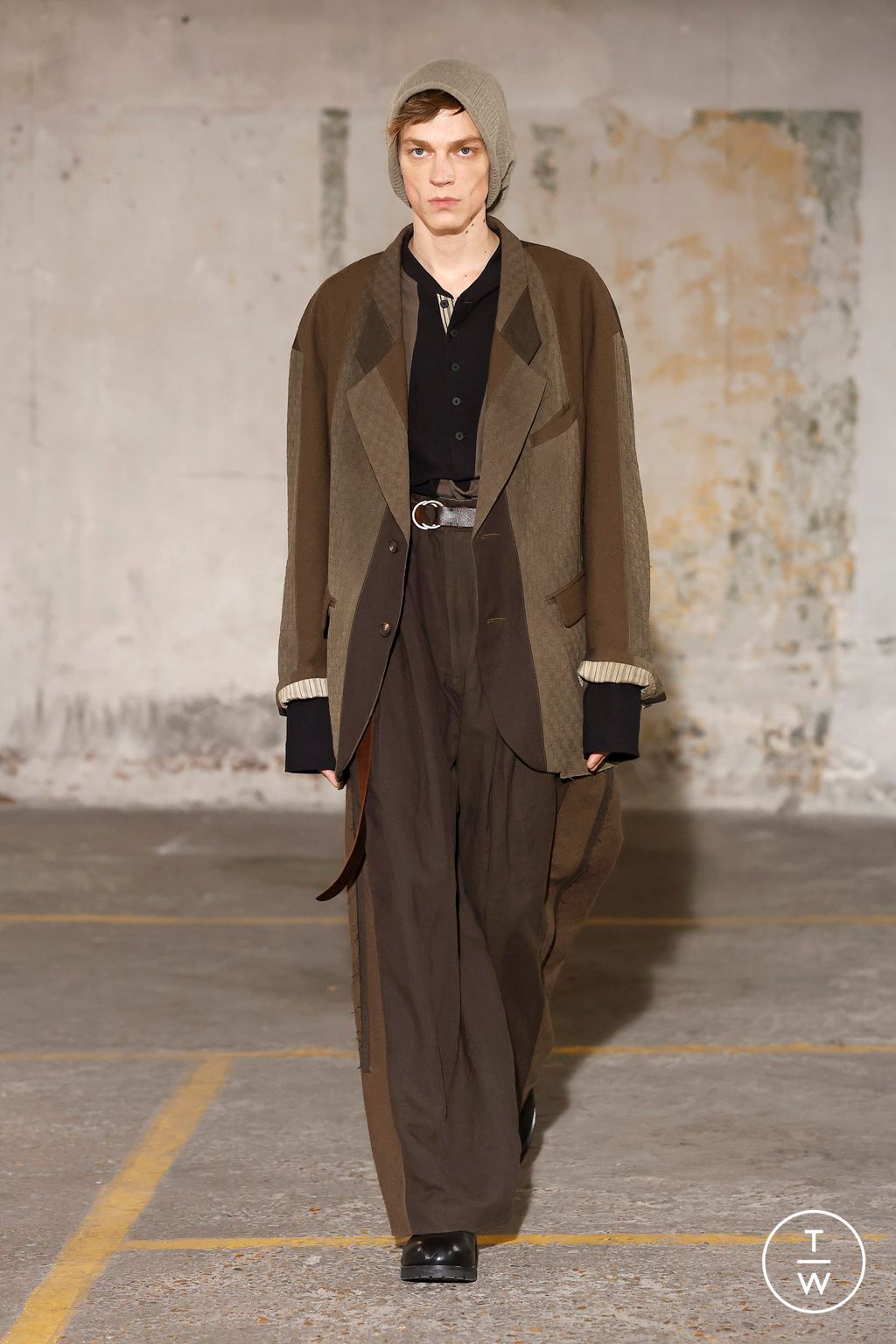 Fashion Week Paris Fall/Winter 2025 look 3 from the Ziggy Chen collection 男装