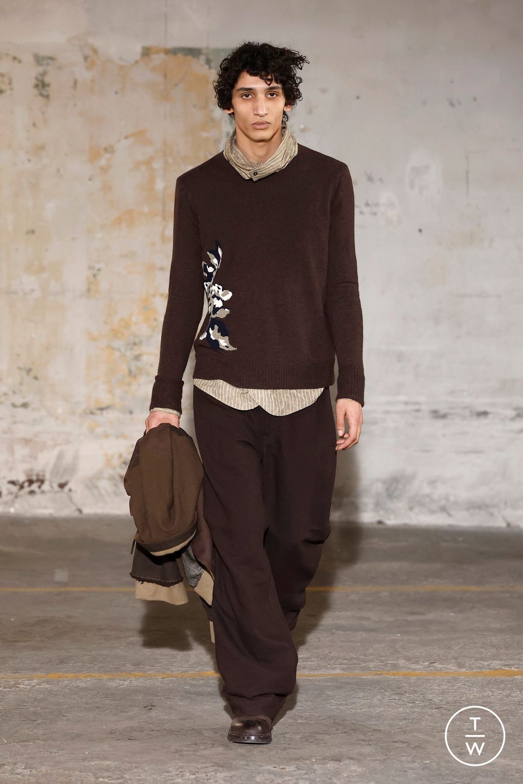Fashion Week Paris Fall/Winter 2025 look 11 from the Ziggy Chen collection 男装