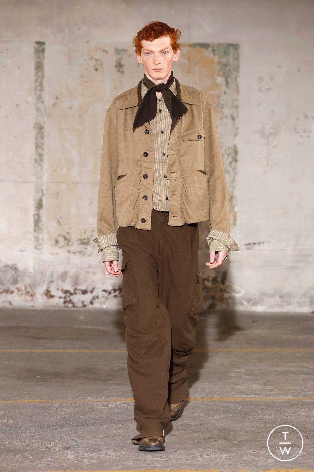 Fashion Week Paris Fall/Winter 2025 look 13 from the Ziggy Chen collection menswear