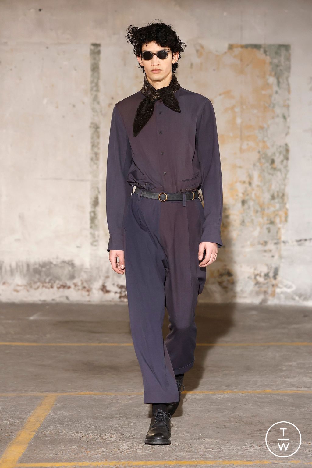 Fashion Week Paris Fall/Winter 2025 look 18 from the Ziggy Chen collection menswear