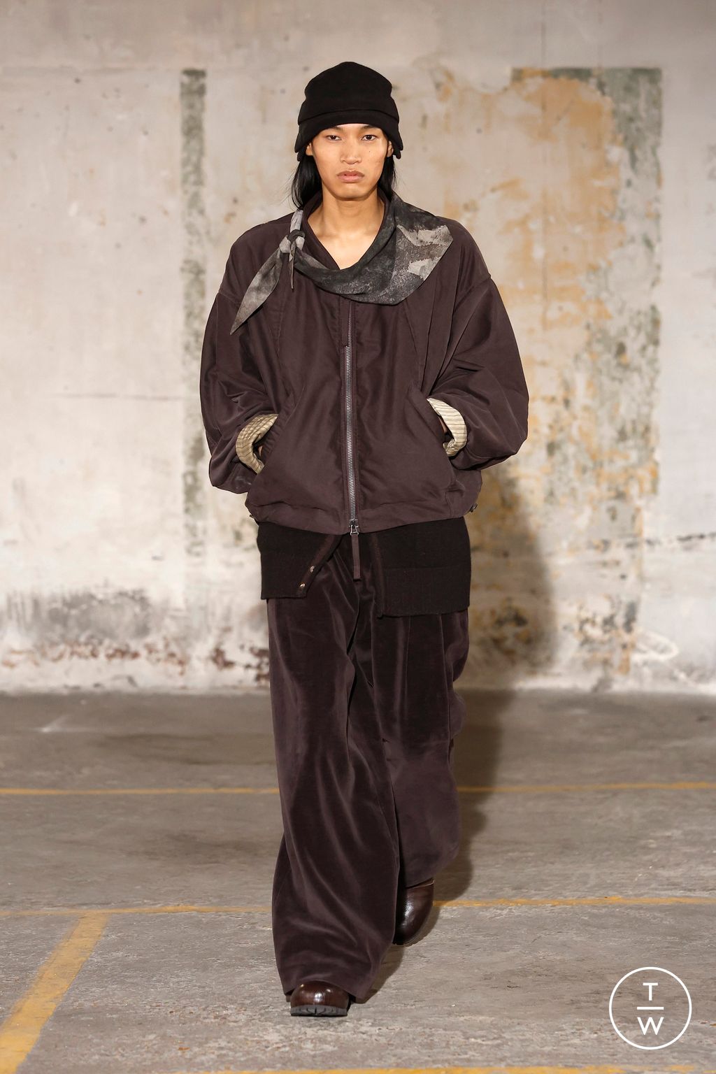 Fashion Week Paris Fall/Winter 2025 look 25 from the Ziggy Chen collection 男装