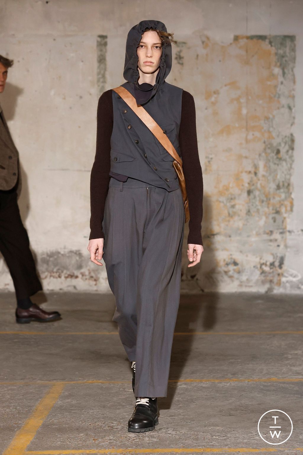 Fashion Week Paris Fall/Winter 2025 look 26 from the Ziggy Chen collection 男装