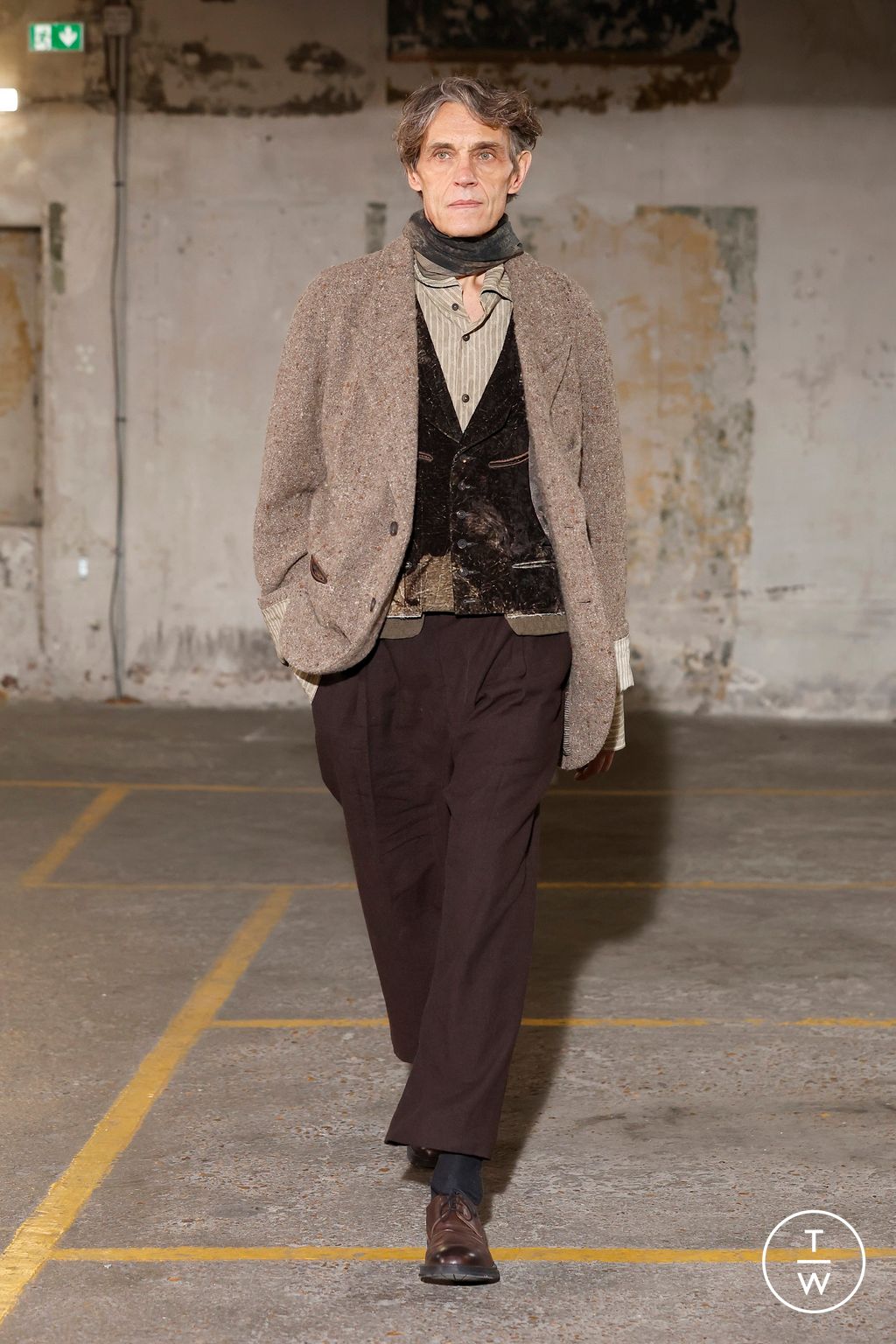 Fashion Week Paris Fall/Winter 2025 look 27 from the Ziggy Chen collection menswear