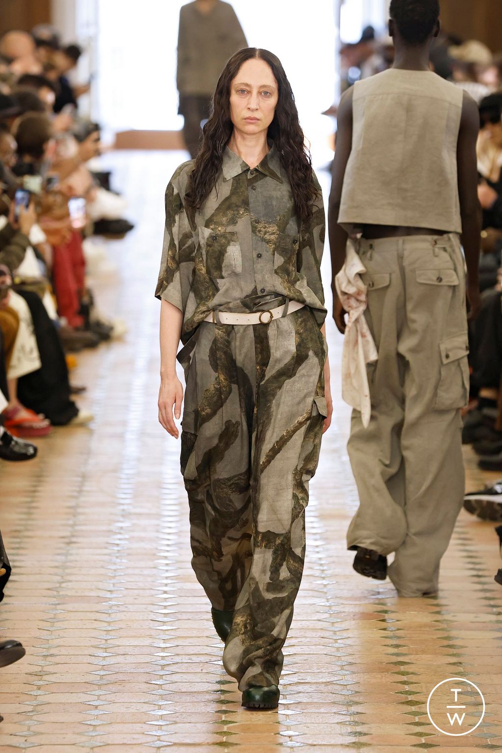 Fashion Week Paris Spring-Summer 2025 look 4 de la collection Ziggy Chen menswear