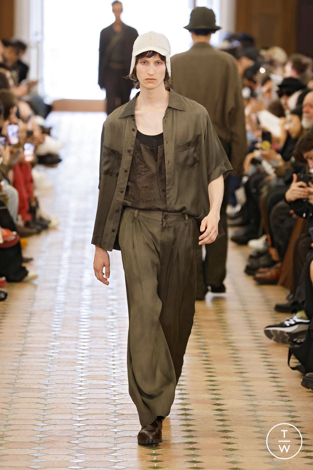 Fashion Week Paris Spring-Summer 2025 look 8 de la collection Ziggy Chen menswear
