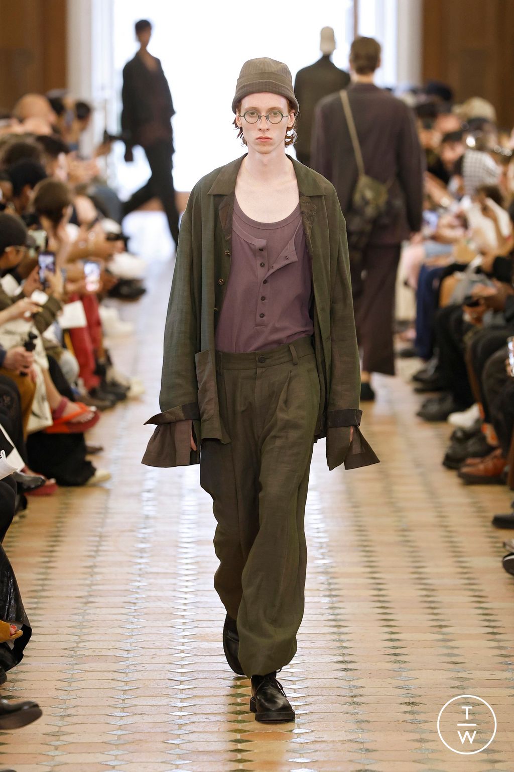 Fashion Week Paris Spring-Summer 2025 look 10 from the Ziggy Chen collection 男装