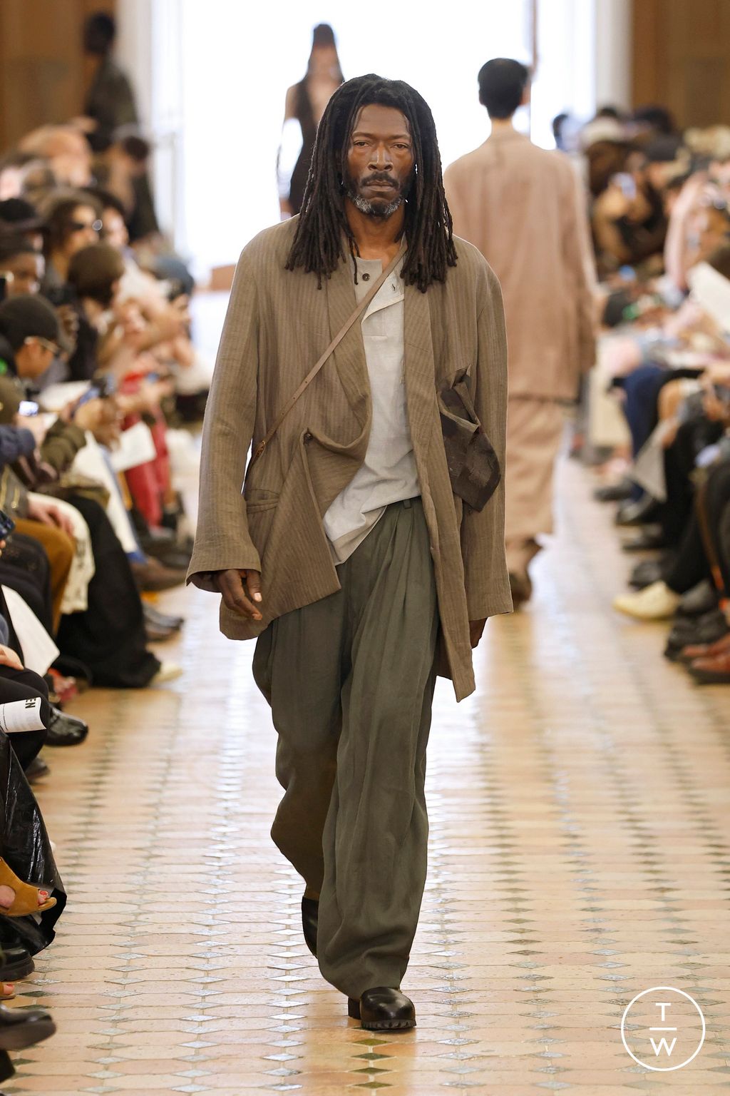 Fashion Week Paris Spring-Summer 2025 look 20 from the Ziggy Chen collection menswear