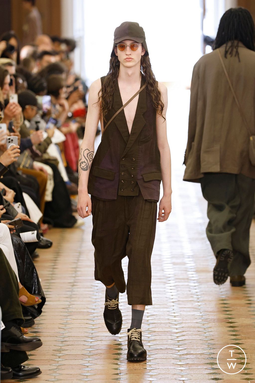 Fashion Week Paris Spring-Summer 2025 look 21 de la collection Ziggy Chen menswear