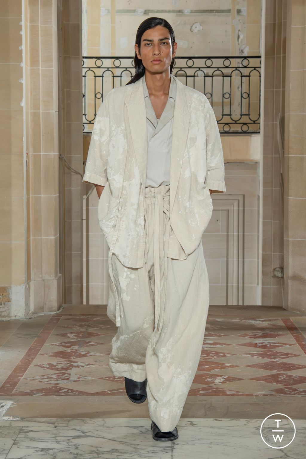 Fashion Week Paris Spring/Summer 2026 look 25 from the Ziggy Chen collection menswear