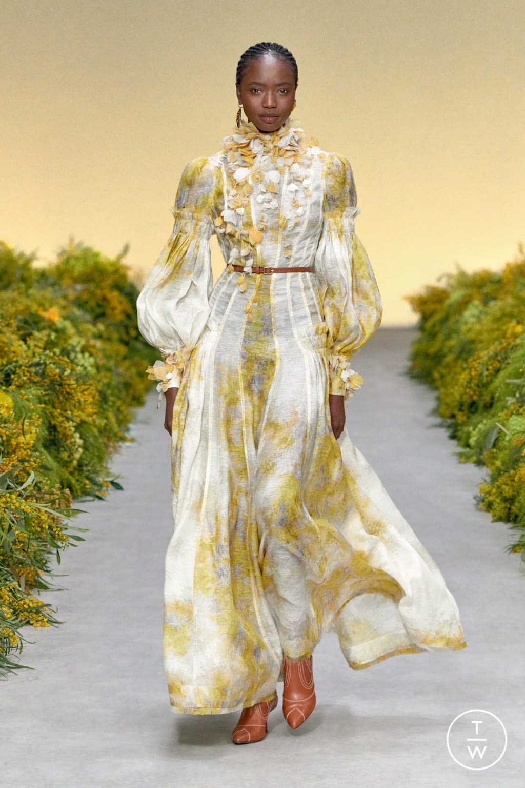 Fashion Week New York Spring/Summer 2021 look 1 from the Zimmermann collection 女装