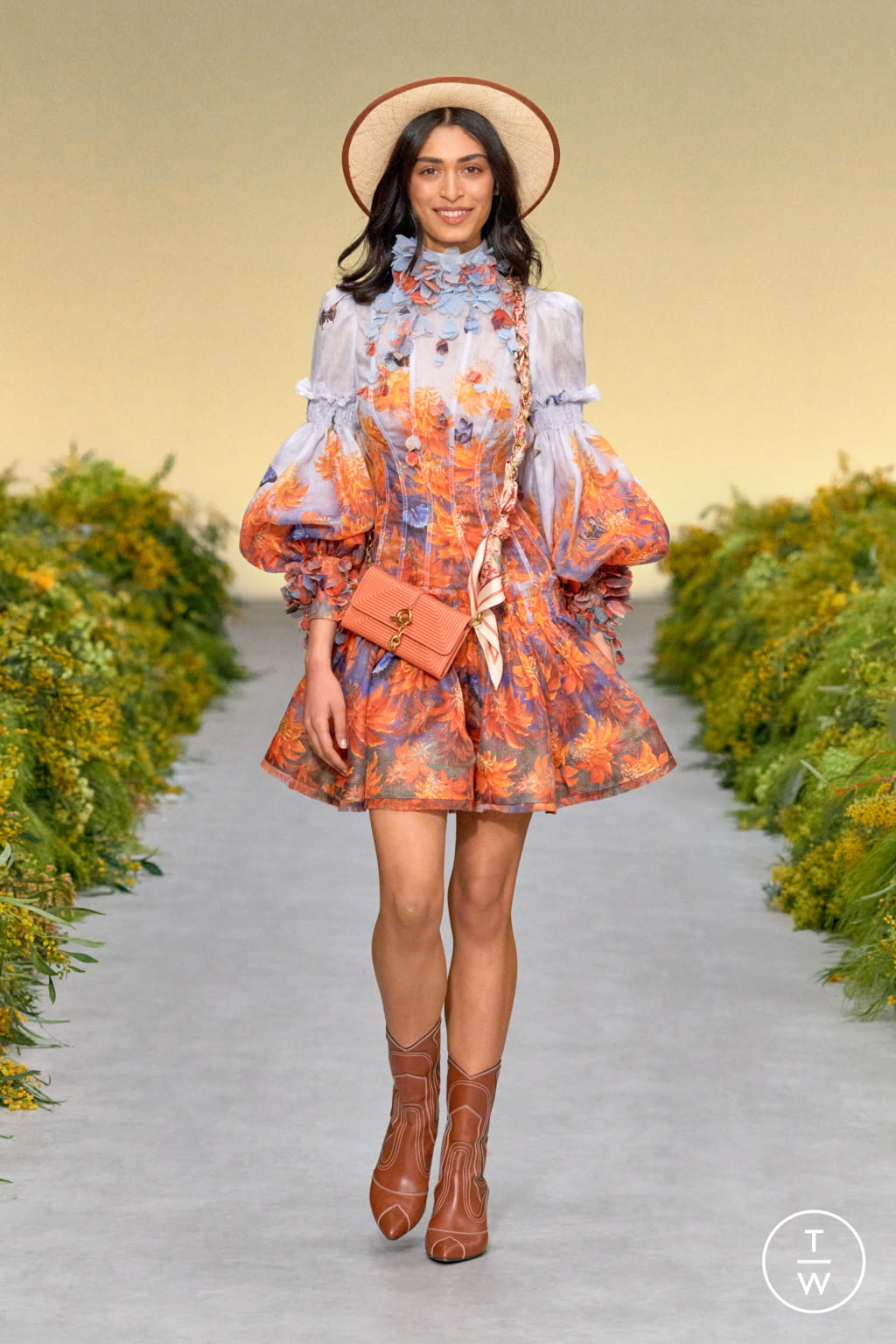 Fashion Week New York Spring/Summer 2021 look 11 from the Zimmermann collection 女装