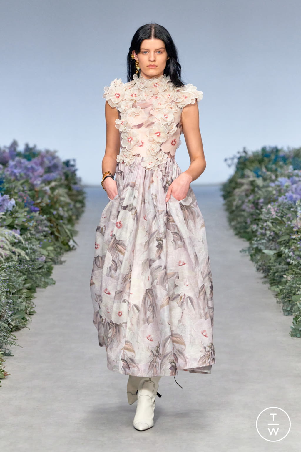 Fashion Week New York Spring/Summer 2021 look 16 from the Zimmermann collection womenswear