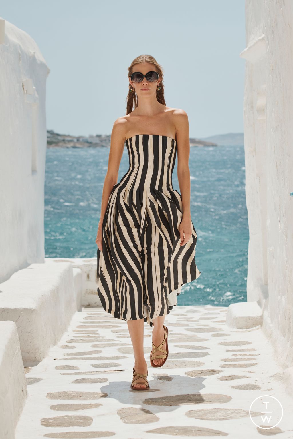 Fashion Week Paris Resort 2026 look 33 from the Zimmermann collection 女装