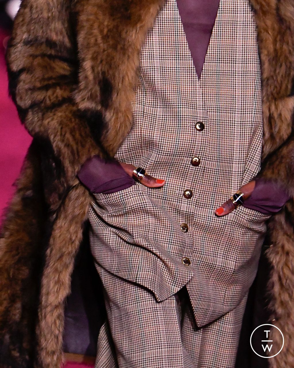 Fashion Week Paris Fall/Winter 2024 look 19 from the Zimmermann collection womenswear accessories