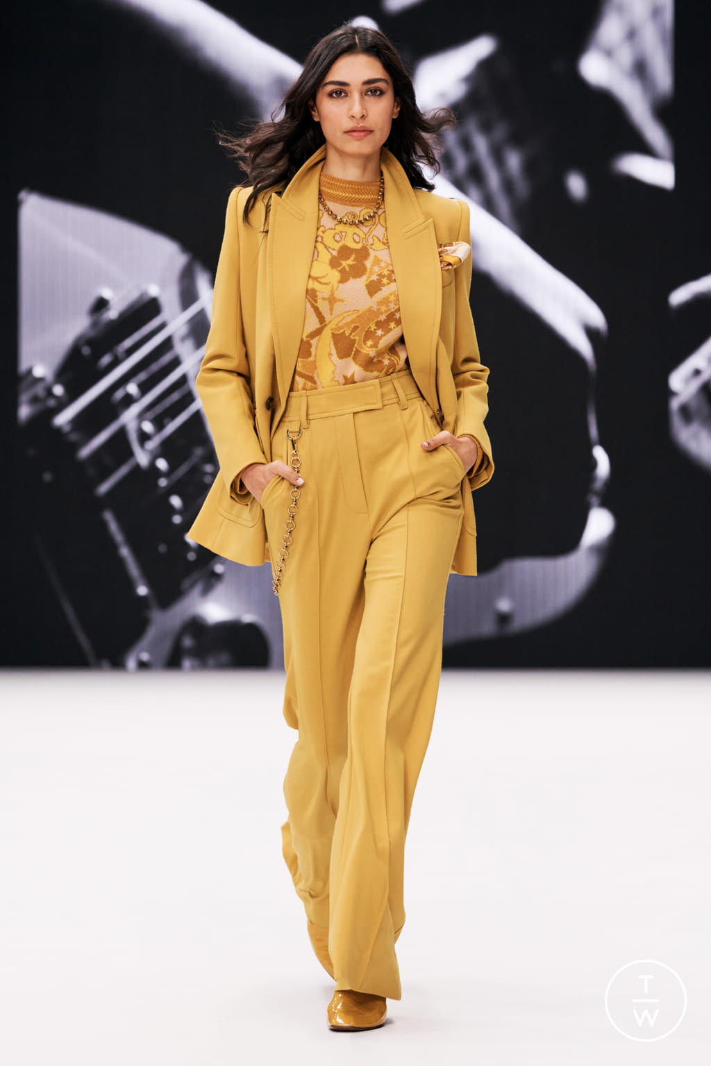 Fashion Week New York Fall/Winter 2021 look 15 from the Zimmermann collection womenswear