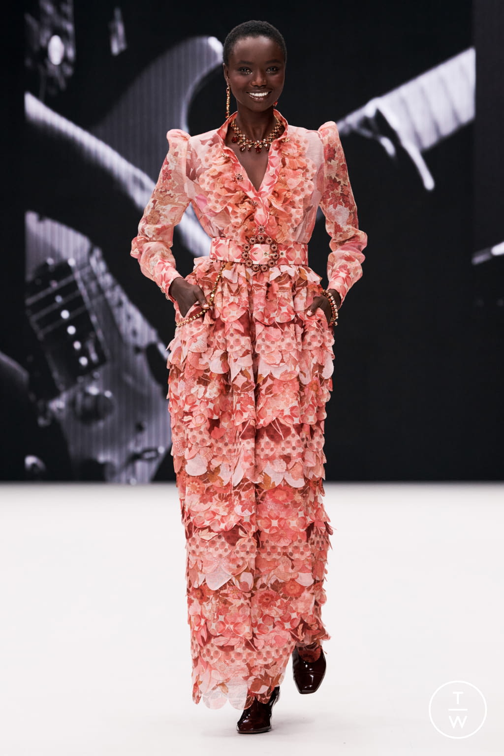 Fashion Week New York Fall/Winter 2021 look 3 from the Zimmermann collection 女装