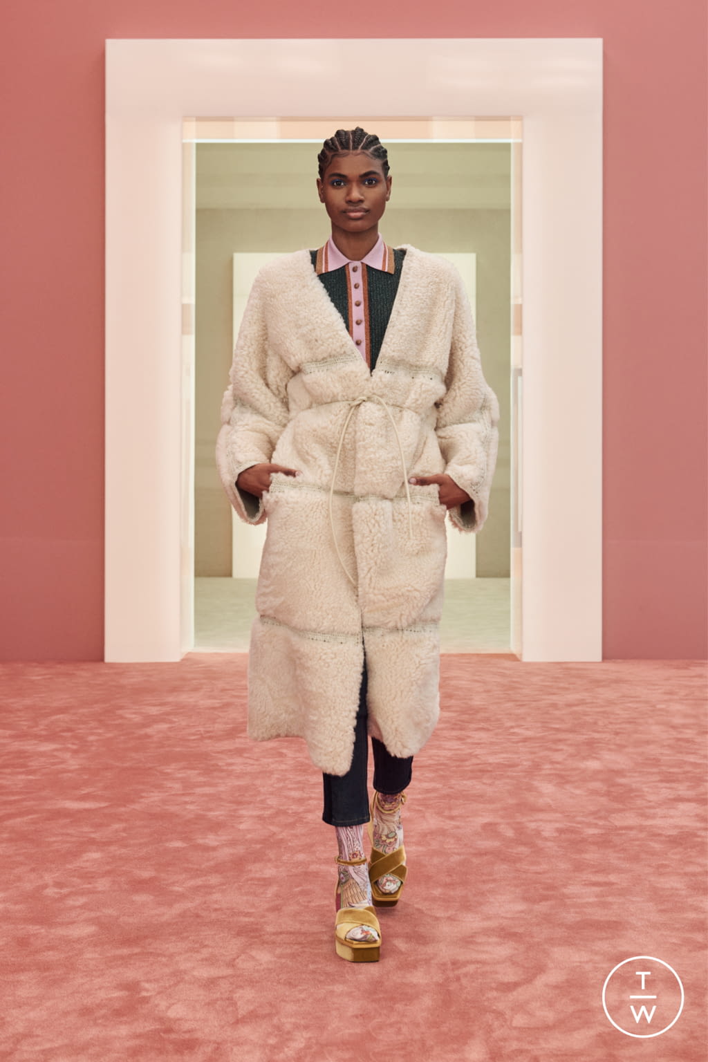 Fashion Week New York Fall/Winter 2022 look 19 from the Zimmermann collection womenswear