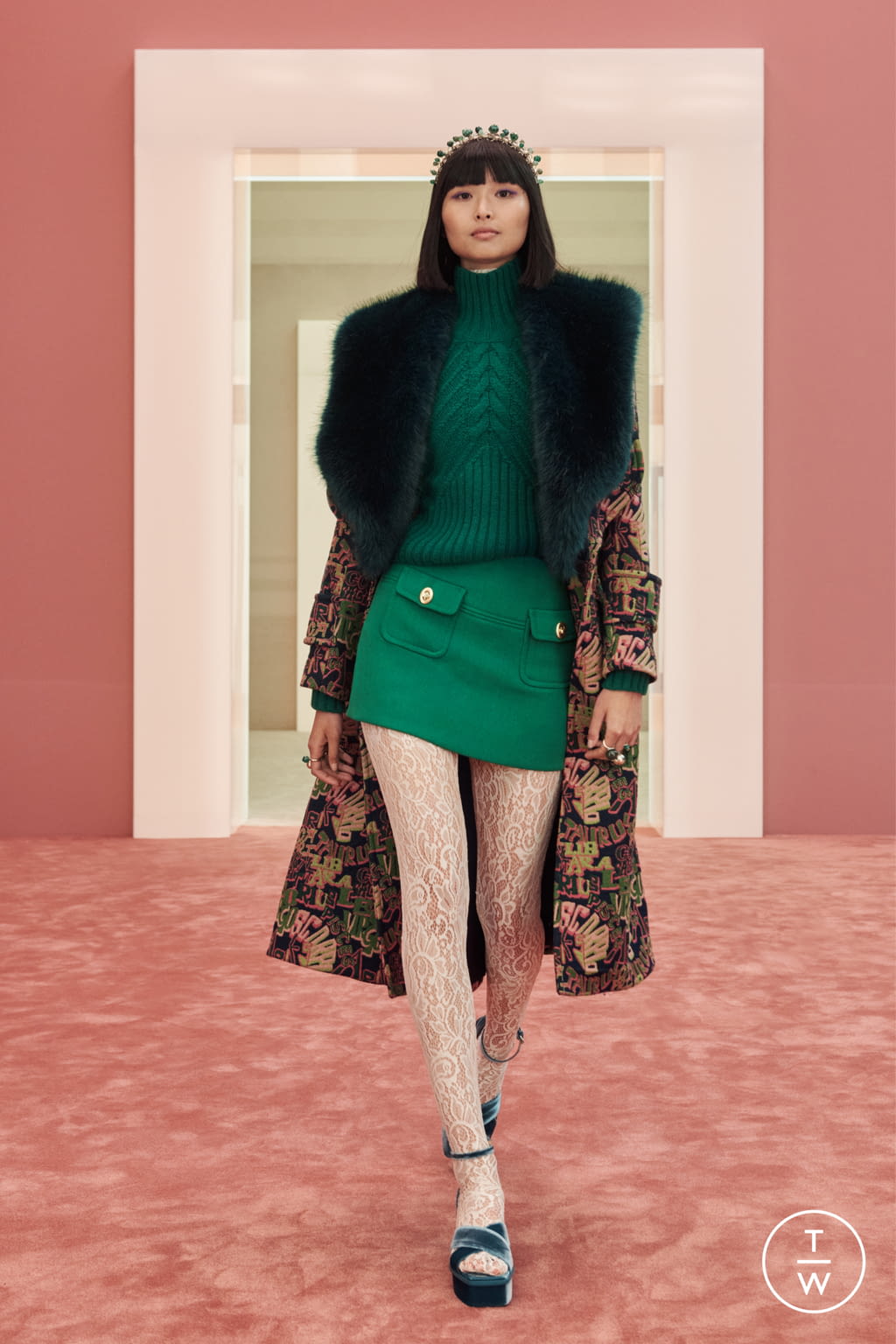 Fashion Week New York Fall/Winter 2022 look 29 de la collection Zimmermann womenswear