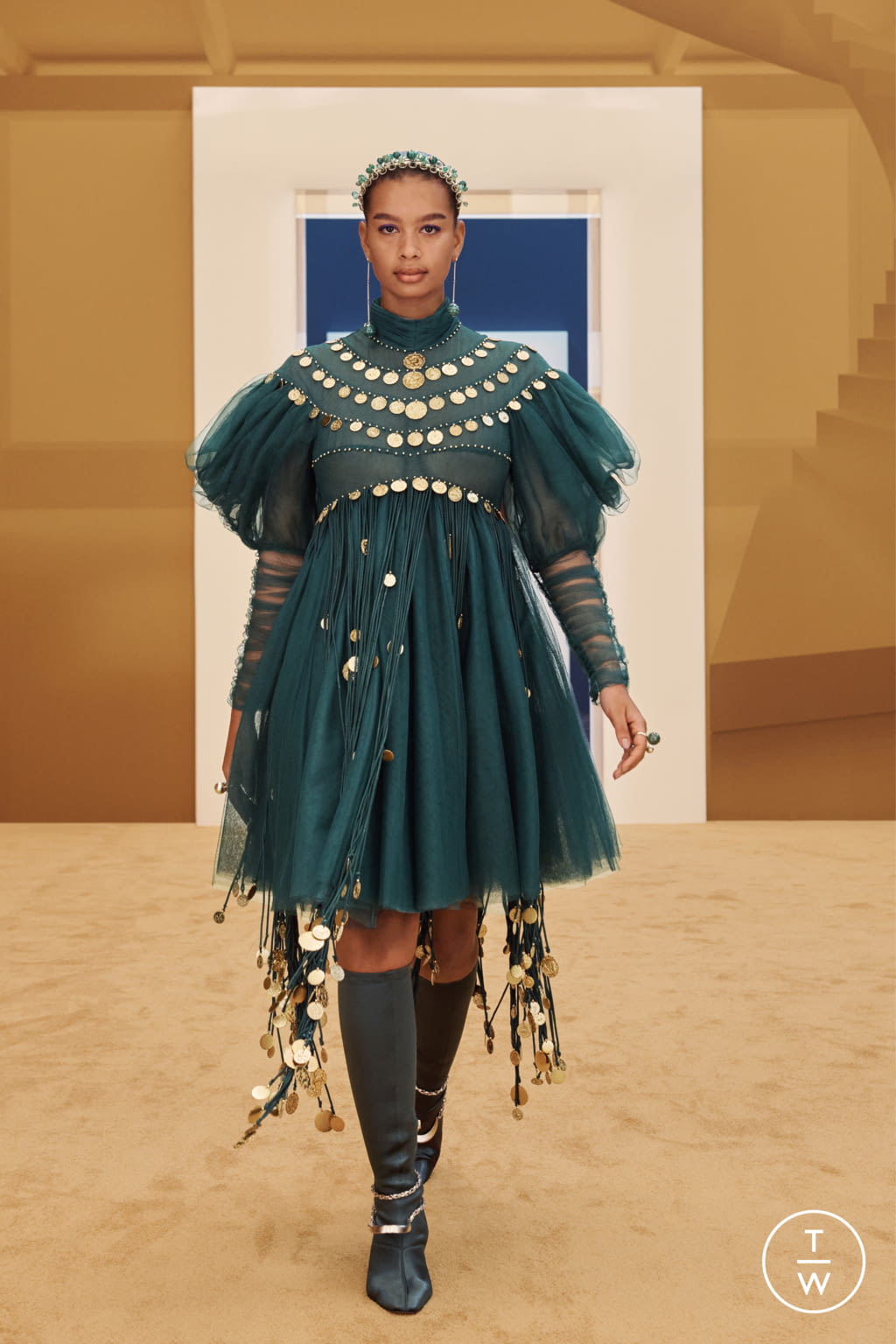 Fashion Week New York Fall/Winter 2022 look 36 from the Zimmermann collection 女装