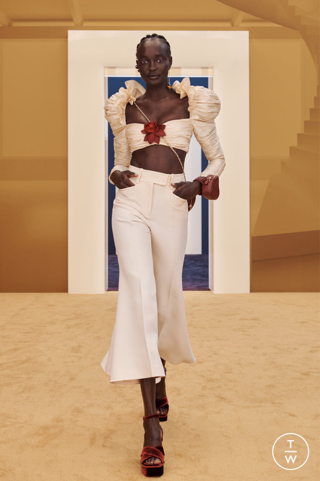 Fashion Week New York Fall/Winter 2022 look 38 from the Zimmermann collection 女装