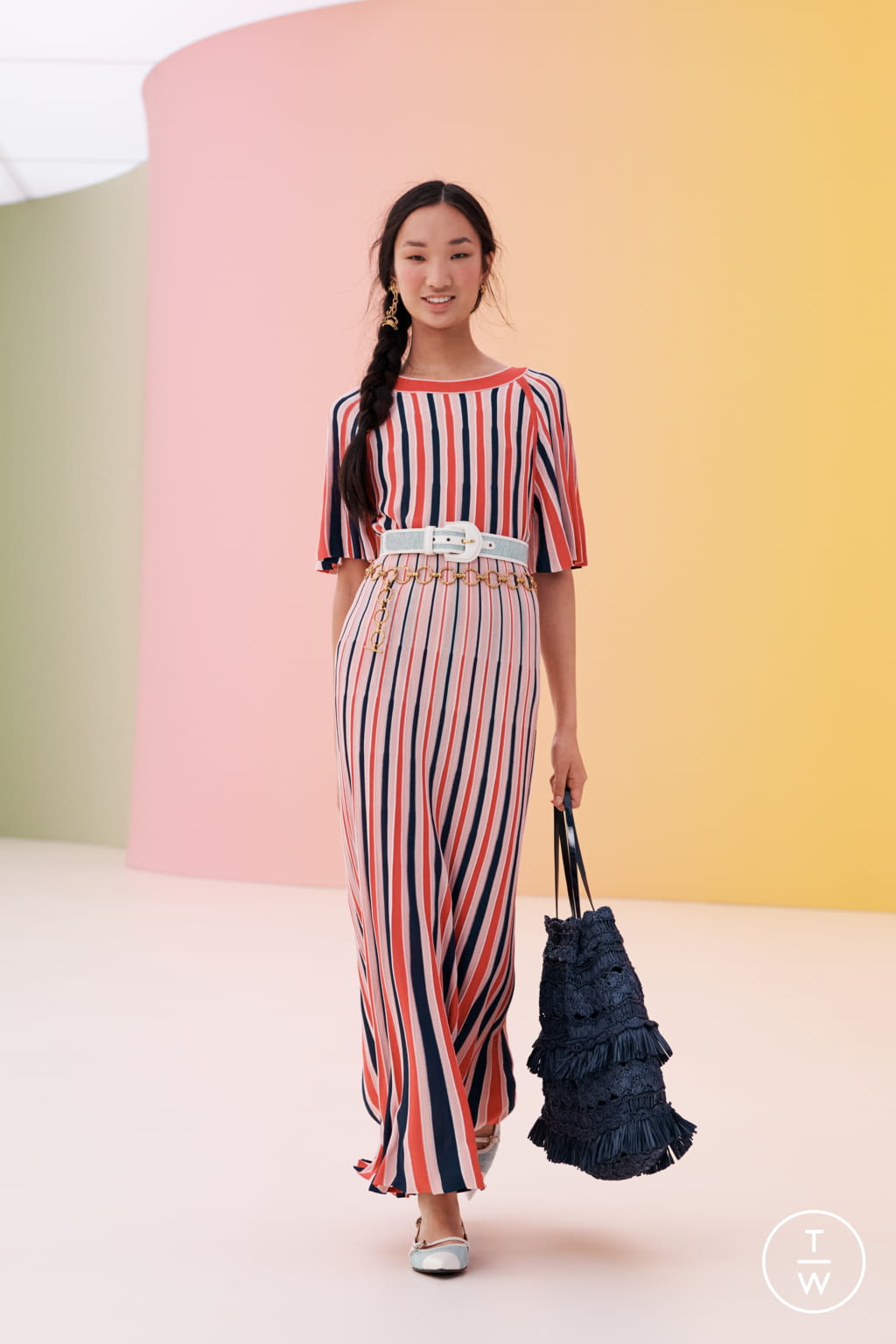 Fashion Week New York Resort 2022 look 23 from the Zimmermann collection 女装