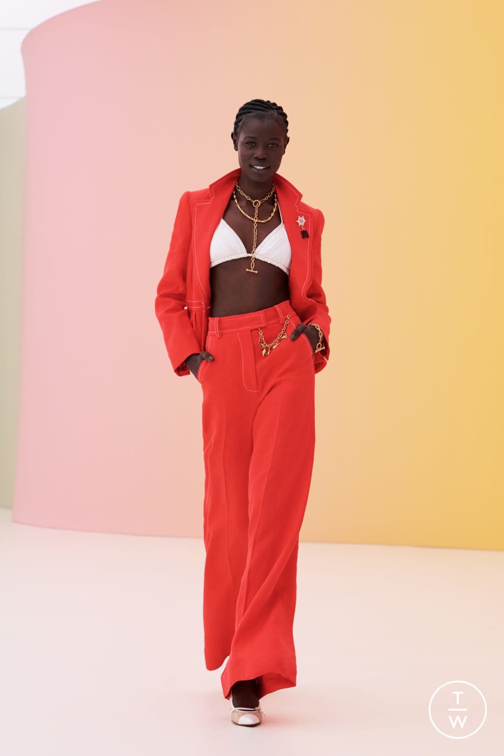 Fashion Week New York Resort 2022 look 7 from the Zimmermann collection 女装