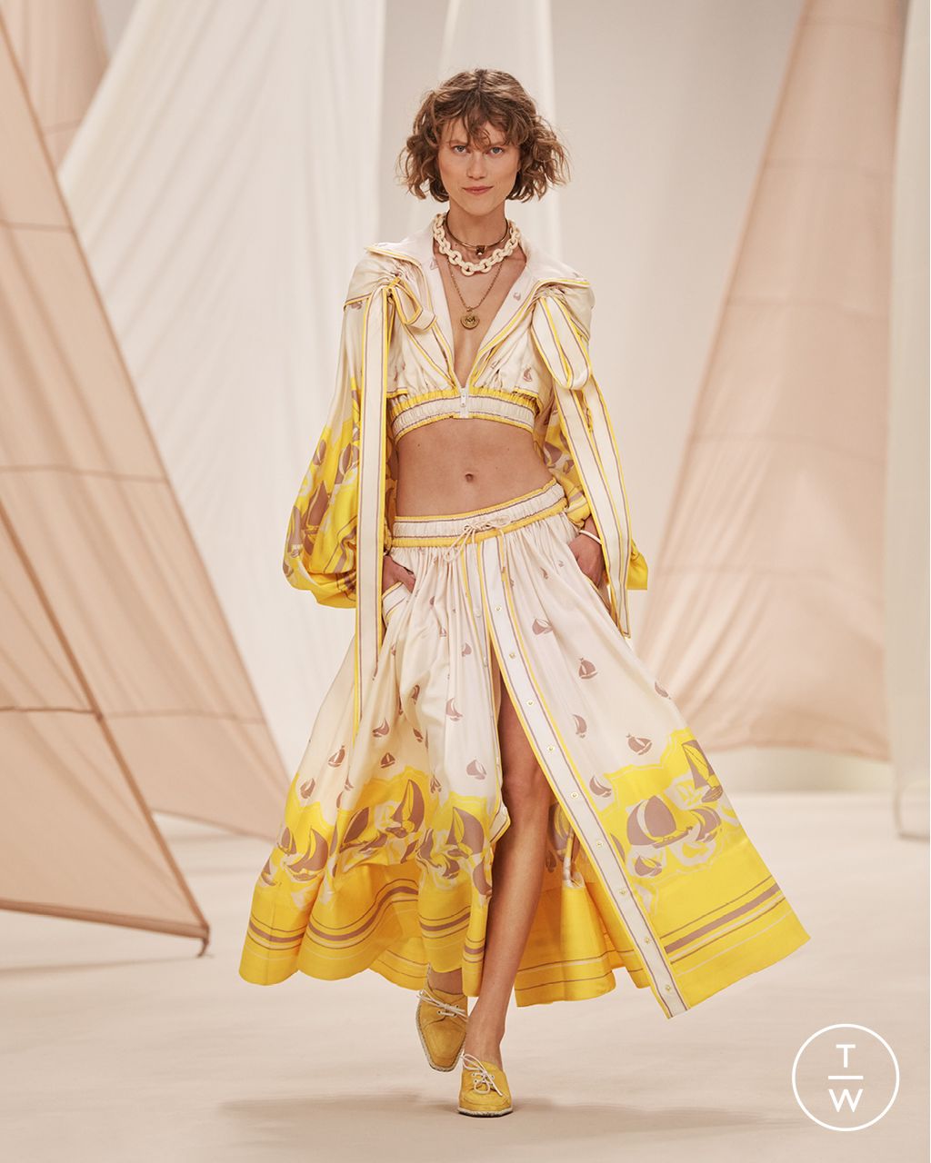 Fashion Week New York Resort 2023 look 1 from the Zimmermann collection 女装