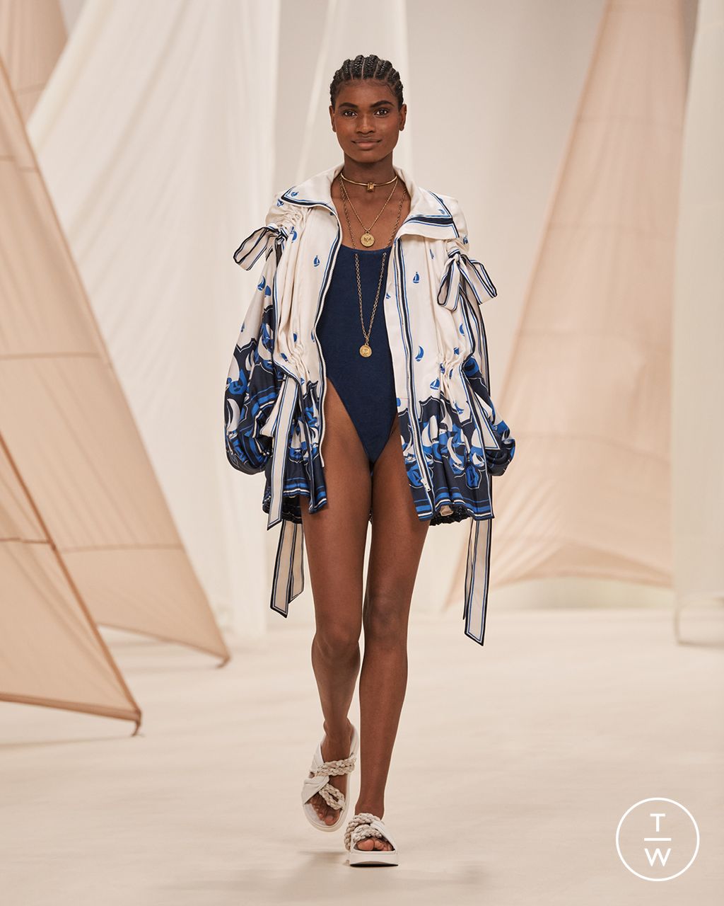 Fashion Week New York Resort 2023 look 2 from the Zimmermann collection 女装