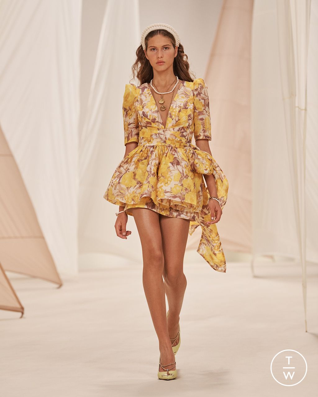 Fashion Week New York Resort 2023 look 29 from the Zimmermann collection womenswear