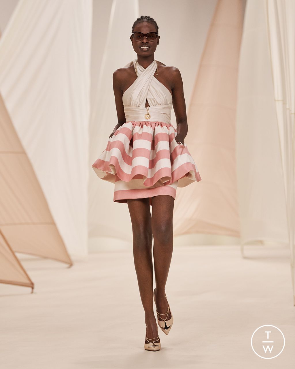 Fashion Week New York Resort 2023 look 31 from the Zimmermann collection 女装