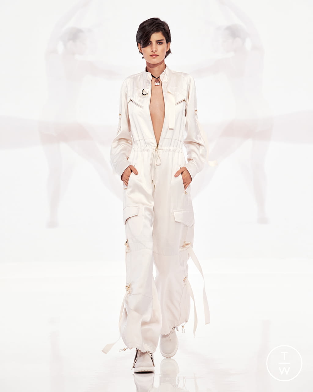 Fashion Week New York Spring/Summer 2022 look 16 from the Zimmermann collection womenswear