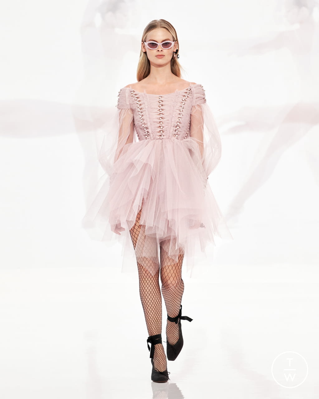Fashion Week New York Spring/Summer 2022 look 22 from the Zimmermann collection womenswear