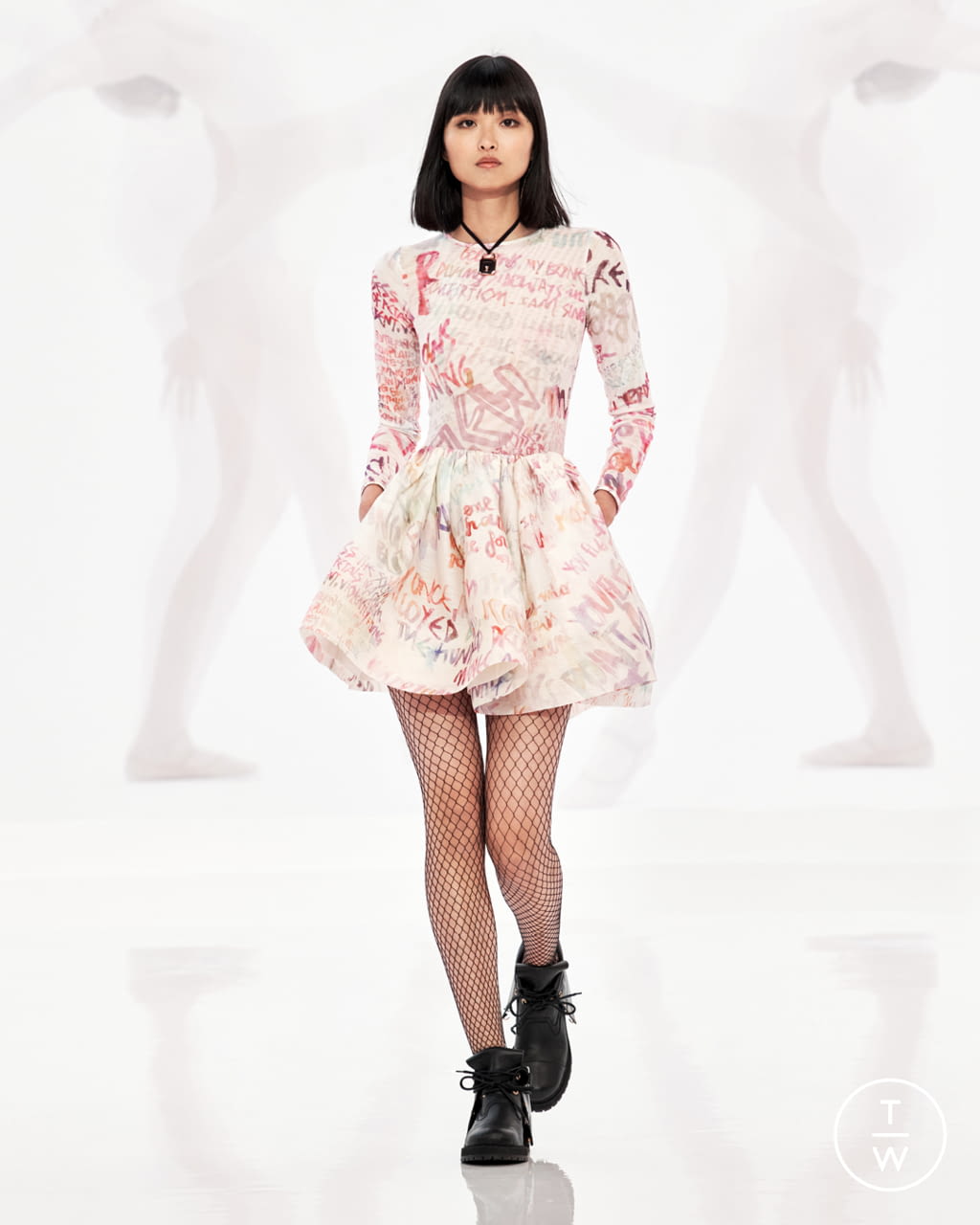 Fashion Week New York Spring/Summer 2022 look 23 de la collection Zimmermann womenswear