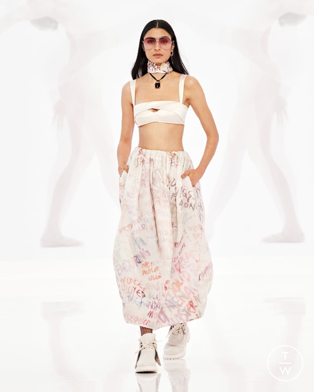 Fashion Week New York Spring/Summer 2022 look 24 from the Zimmermann collection womenswear