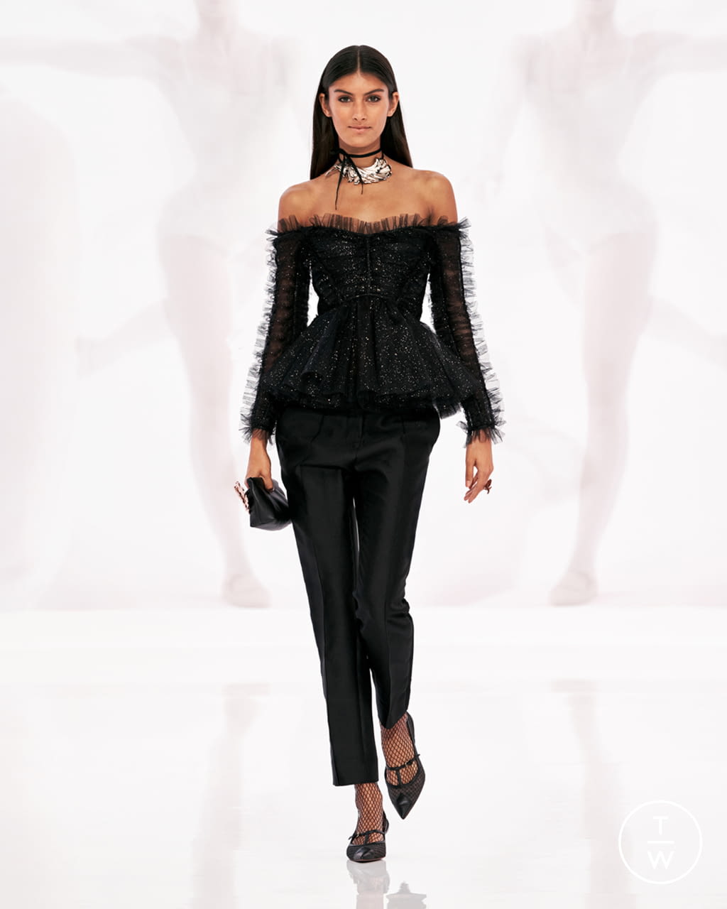 Fashion Week New York Spring/Summer 2022 look 31 from the Zimmermann collection 女装