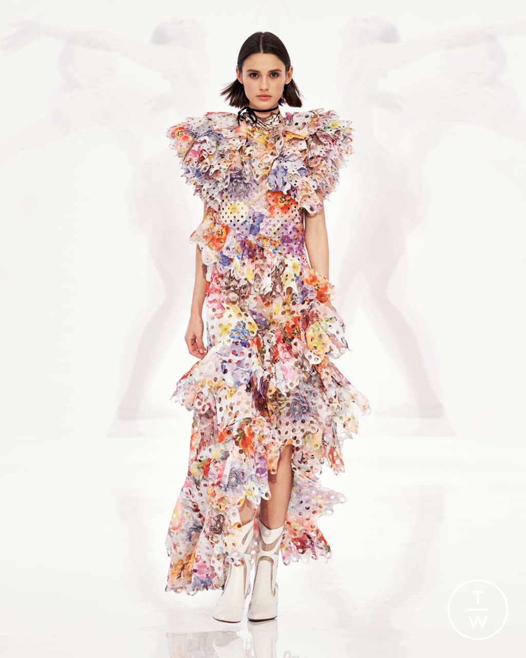 Fashion Week New York Spring/Summer 2022 look 38 from the Zimmermann collection womenswear