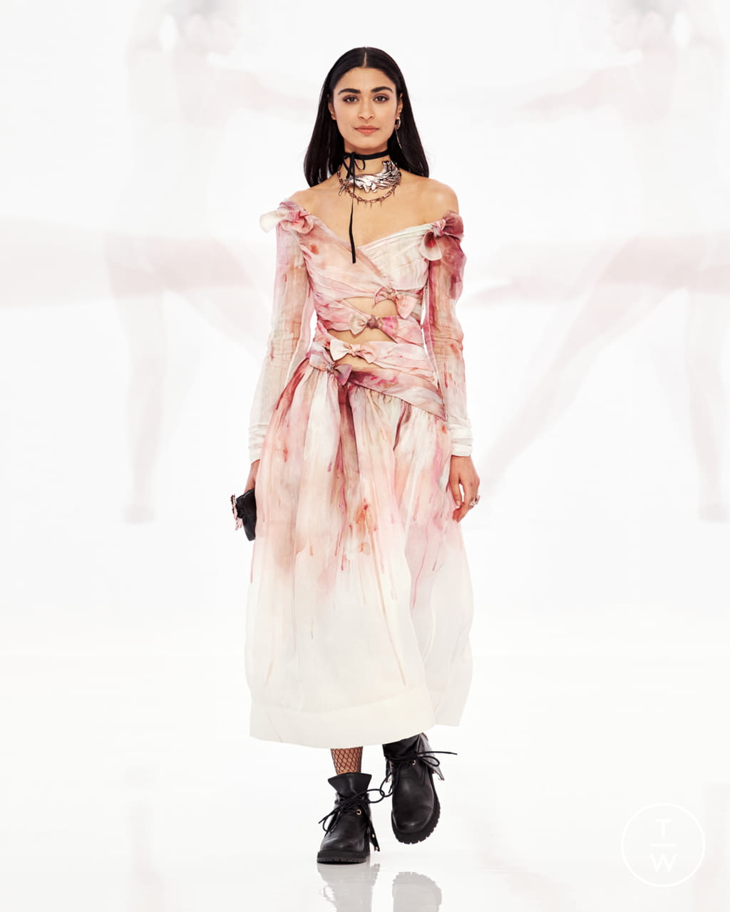 Fashion Week New York Spring/Summer 2022 look 9 from the Zimmermann collection 女装