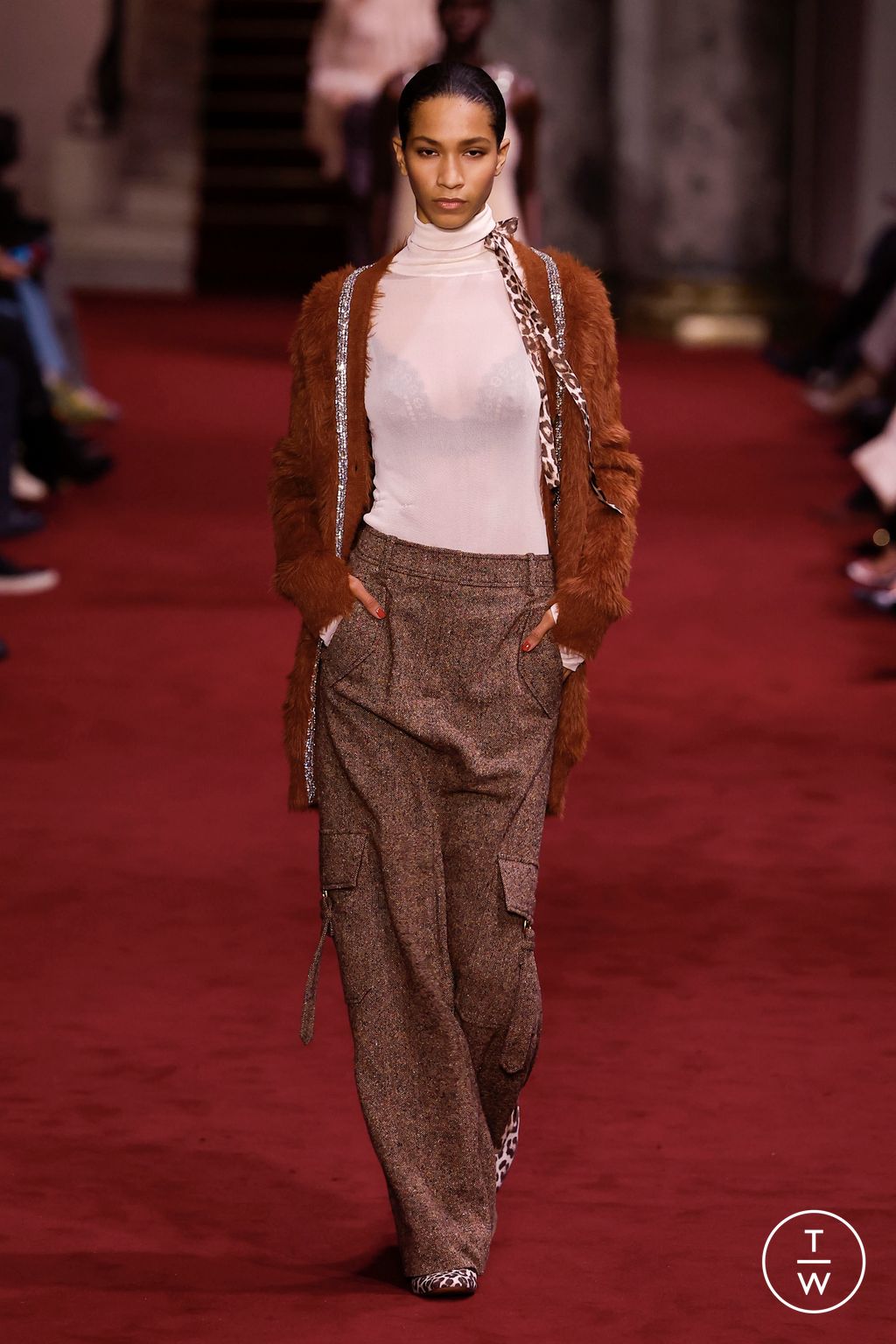 Fashion Week Paris Fall/Winter 2024 look 15 de la collection Zimmermann womenswear