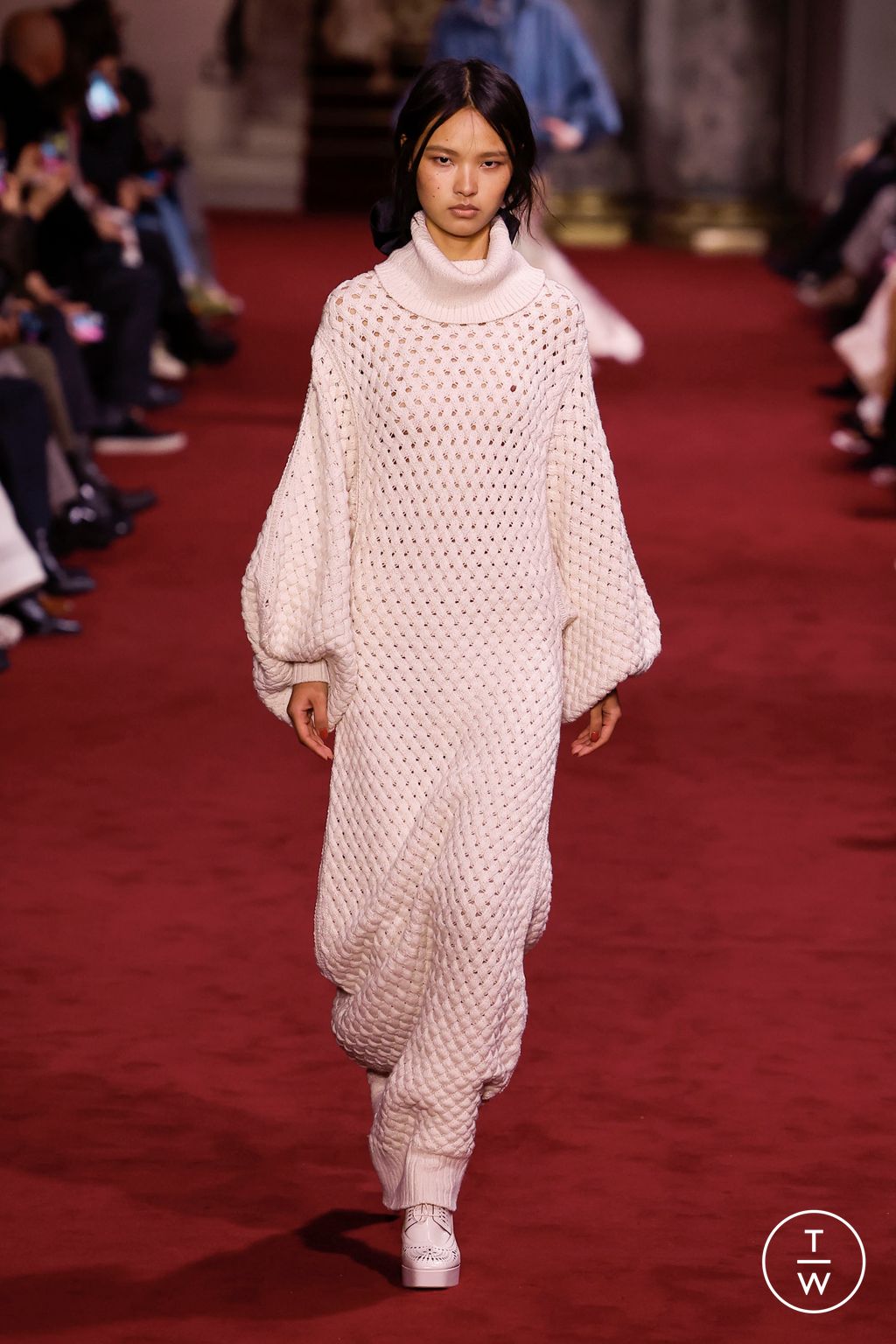 Fashion Week Paris Fall/Winter 2024 look 24 from the Zimmermann collection womenswear