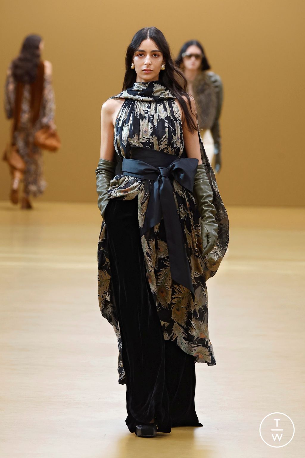 Fashion Week Paris Fall/Winter 2026 look 32 from the Zimmermann collection 女装