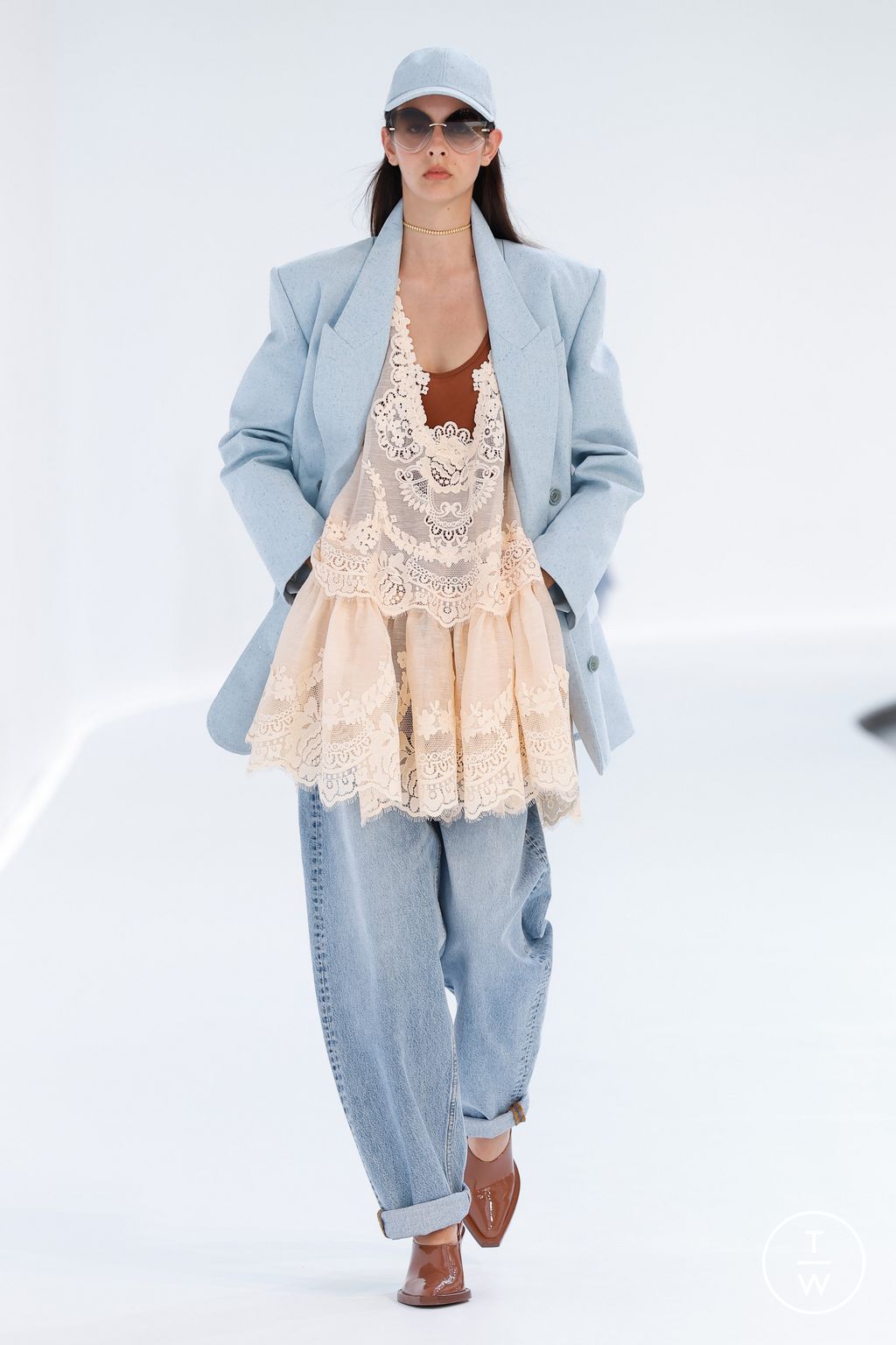 Fashion Week Paris Spring/Summer 2024 look 17 from the Zimmermann collection 女装